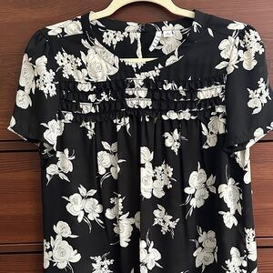 ELLE Short sleeve with ruffles blouse